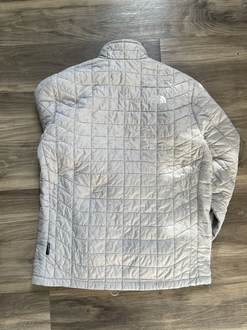 Mens North Face Thermoball Jacket, Size Medium - Picture 2 of 4